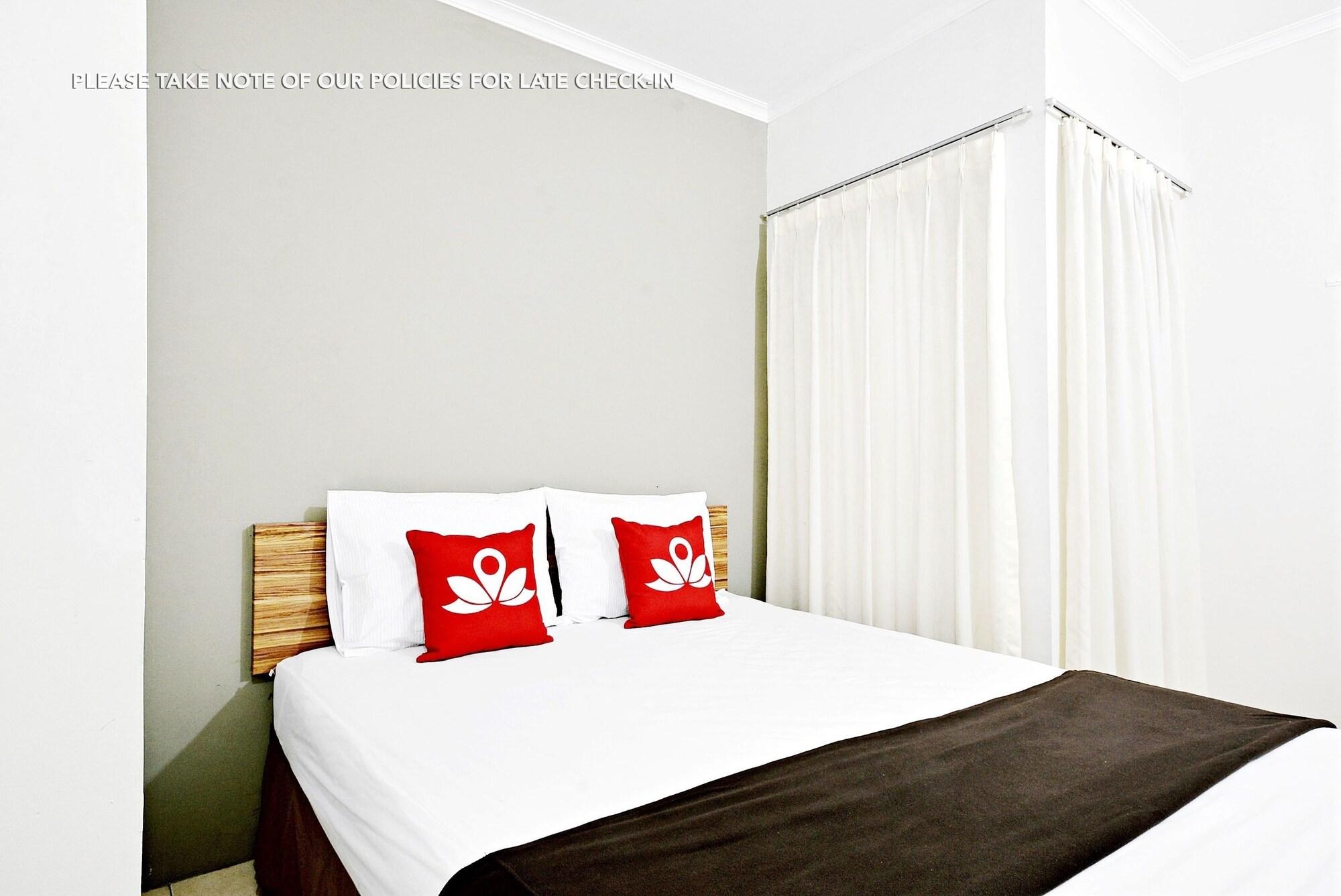 Zen Rooms Mampang Prapatan Jakarta Exterior photo